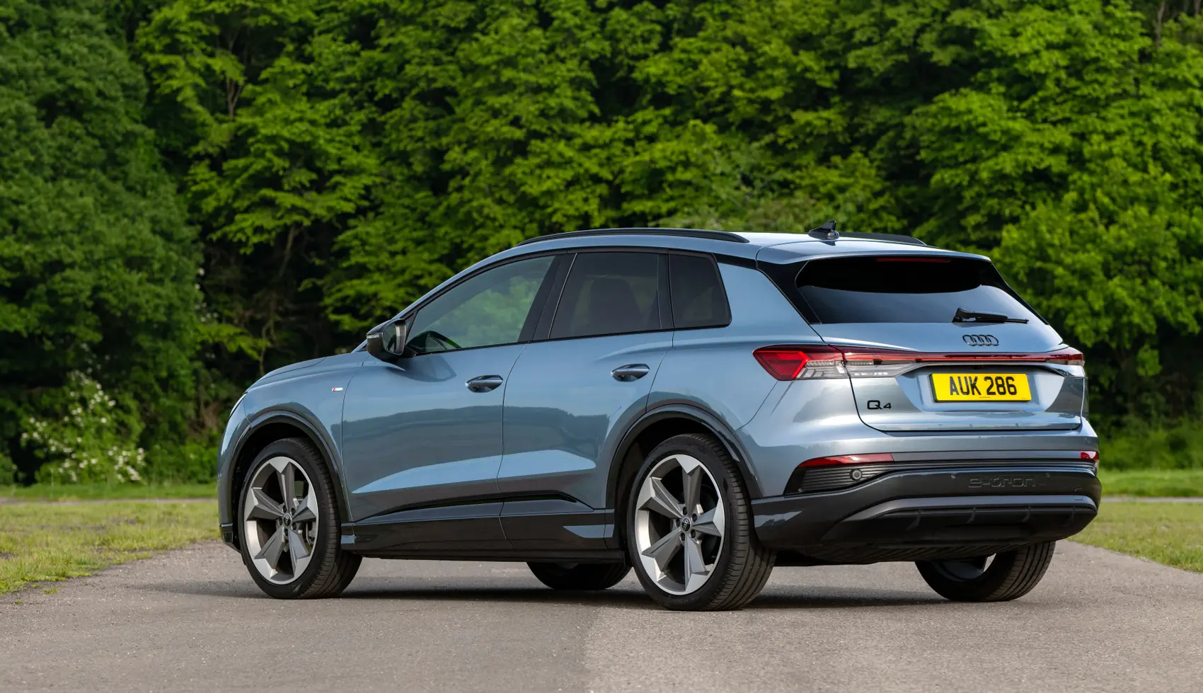 Audi Q4 e-tron огляд