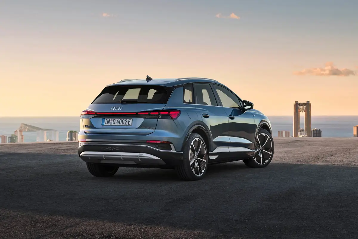 Авто Audi Q4