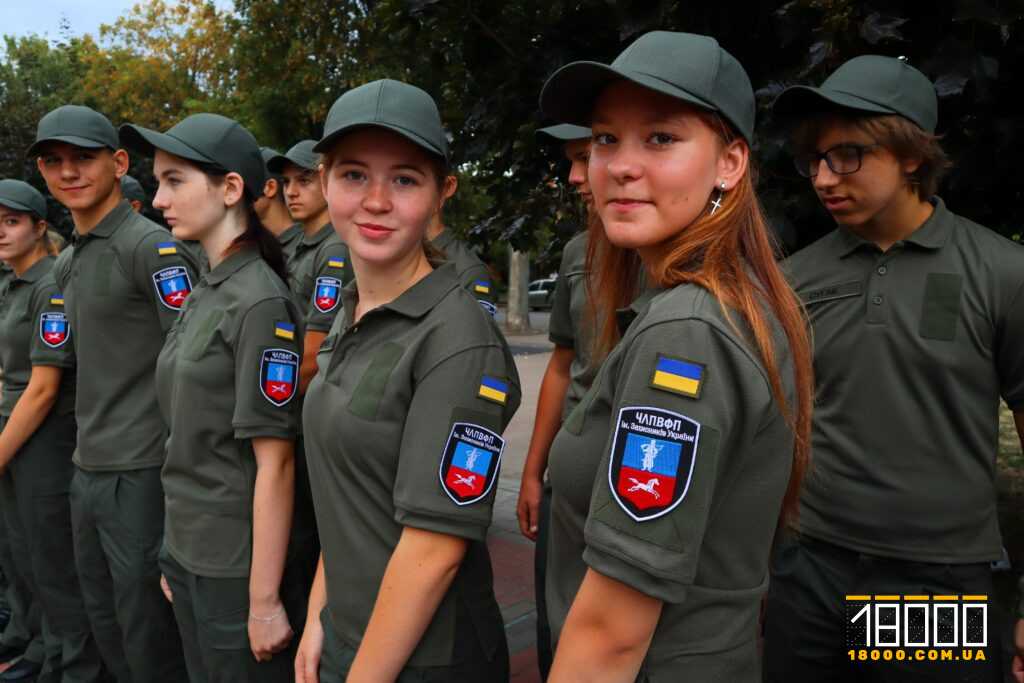 Учениці черкаського військово-фізичного ліцею