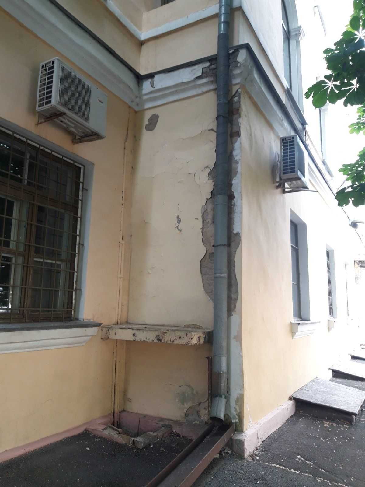 Будівля Могилянки зазнала пошкоджень