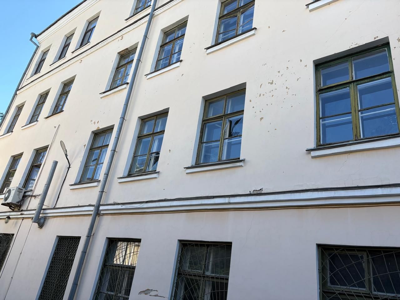 Наслідки обстрілу на будівлі Києво-Могилянської академії
