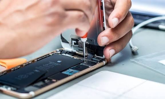 ремонт экрана iPhone 16 Pro