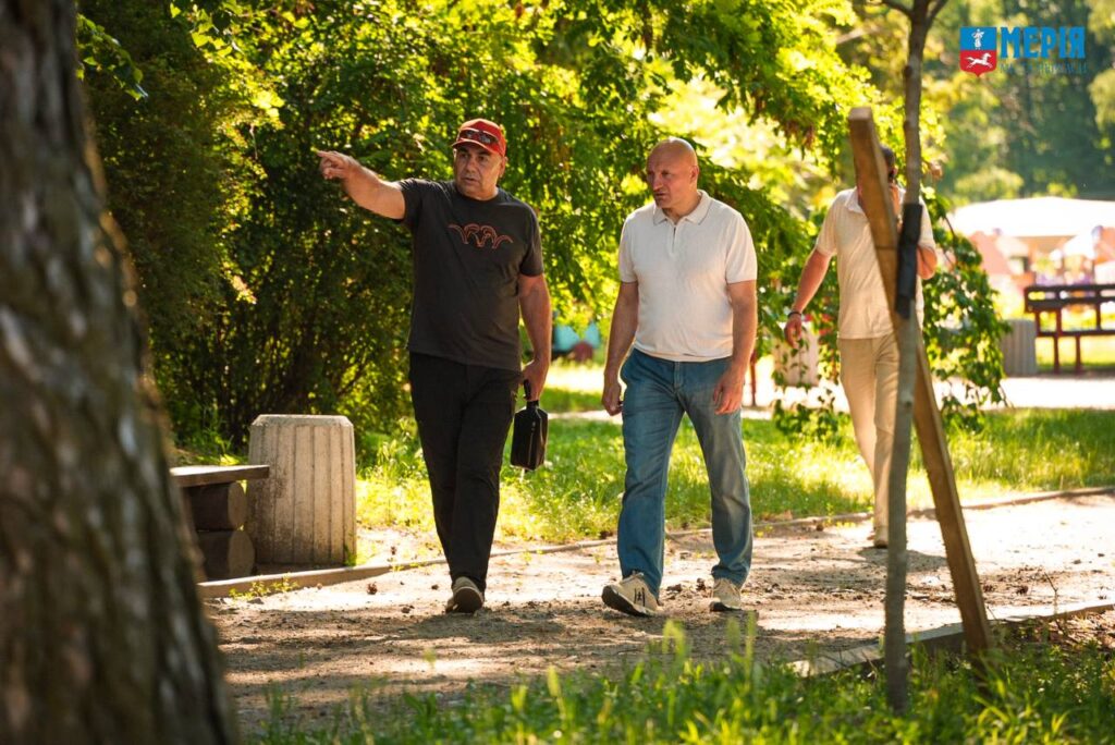 Мер Черкас: "Сосновий бір" оновлюється – інспекція ремонтних робіт