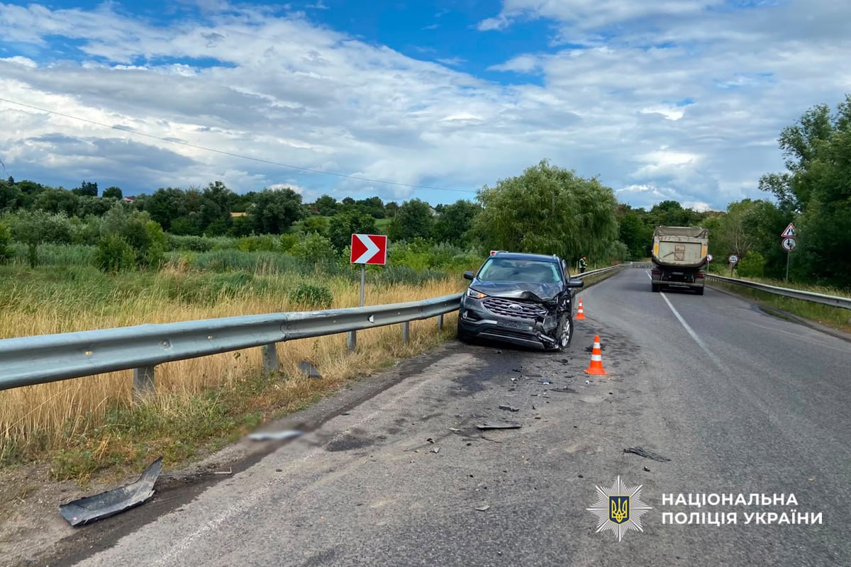 У ДТП на Уманщині: жінка та хлопчик у лікарні.